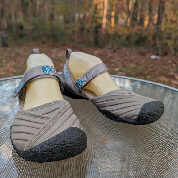 Women's Keen Mary Jane's Size 9 - Picture 2 of 11